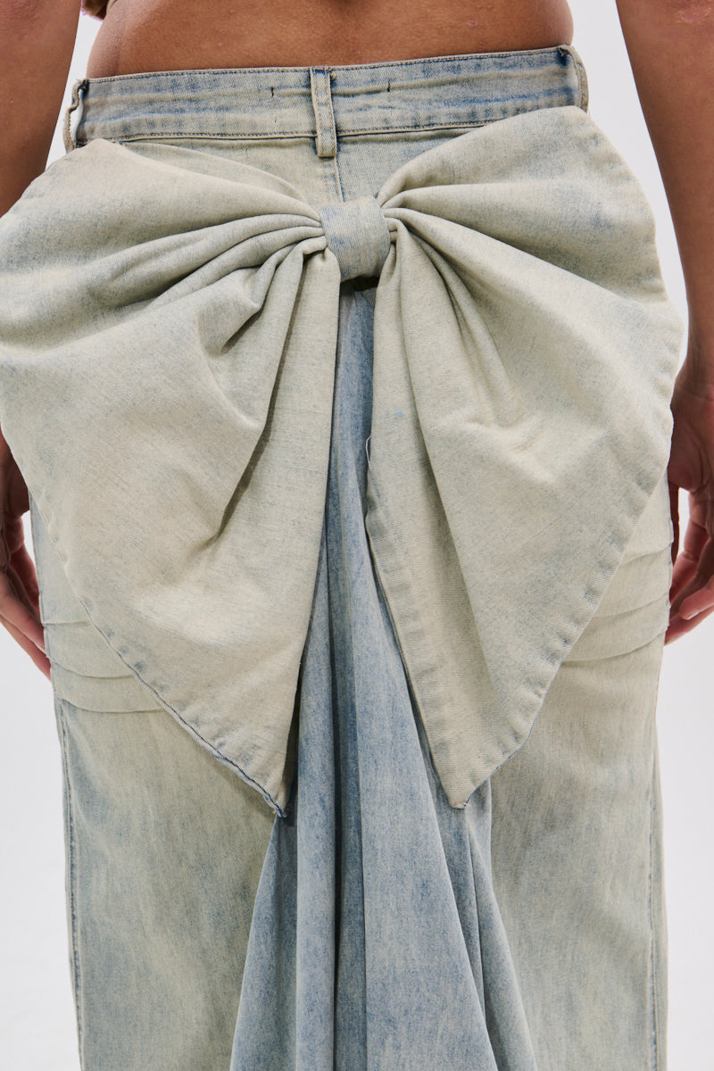 OH THE DRAMA BACK BOW DENIM MAXI SKIRT WITH TRAIN