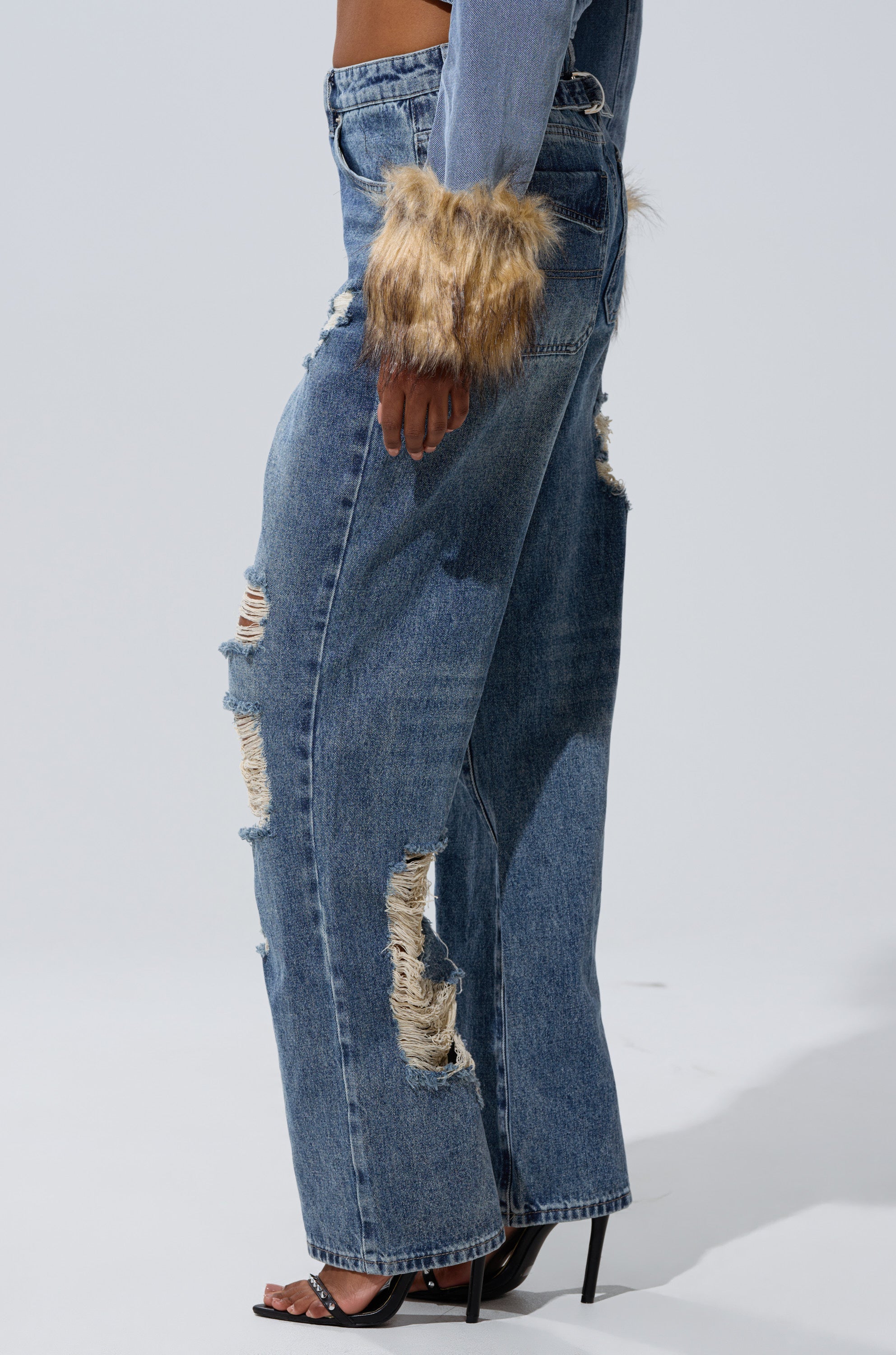 EASILY DISTRESSED DENIM