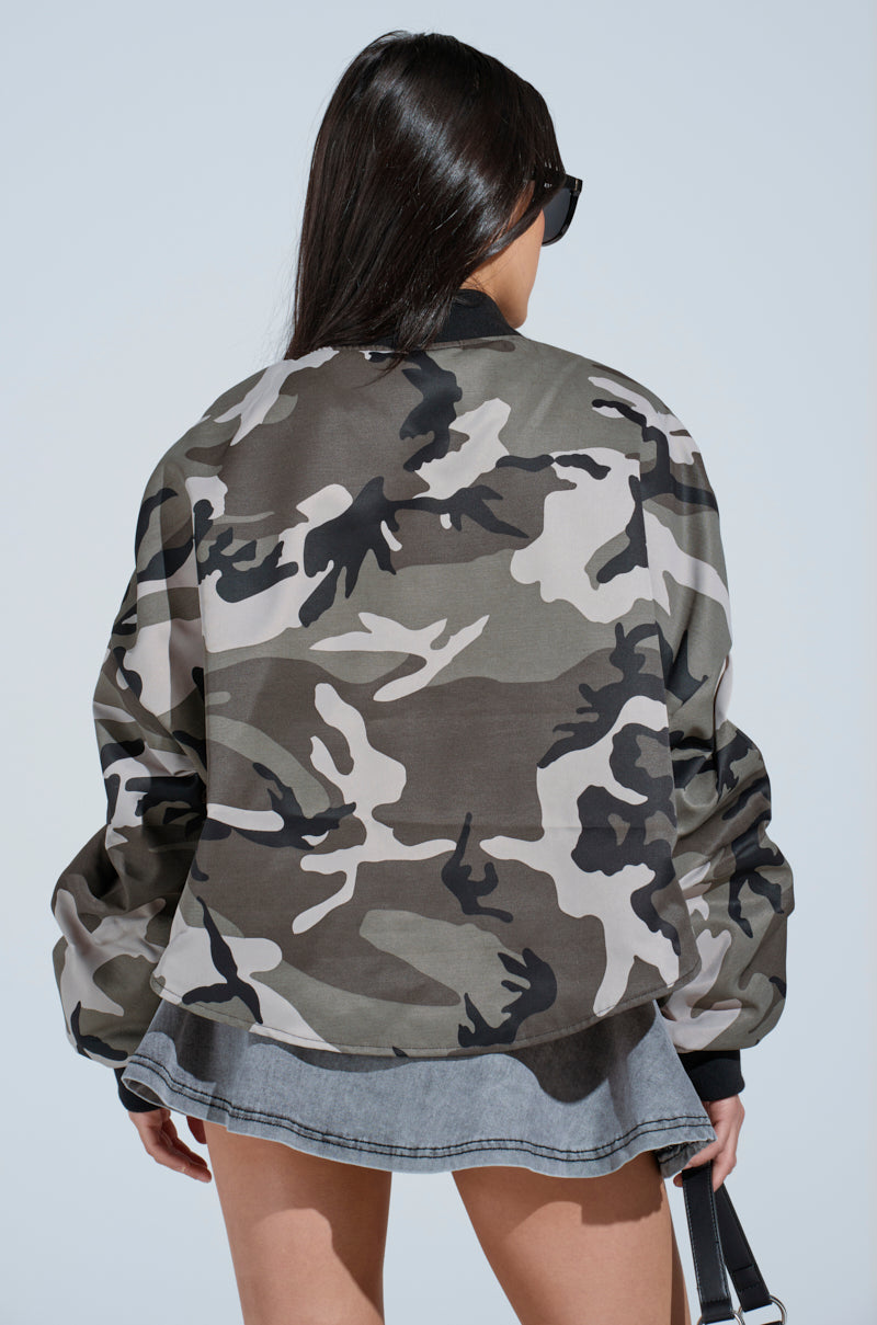 ON THE RUN CAMO SHRUG