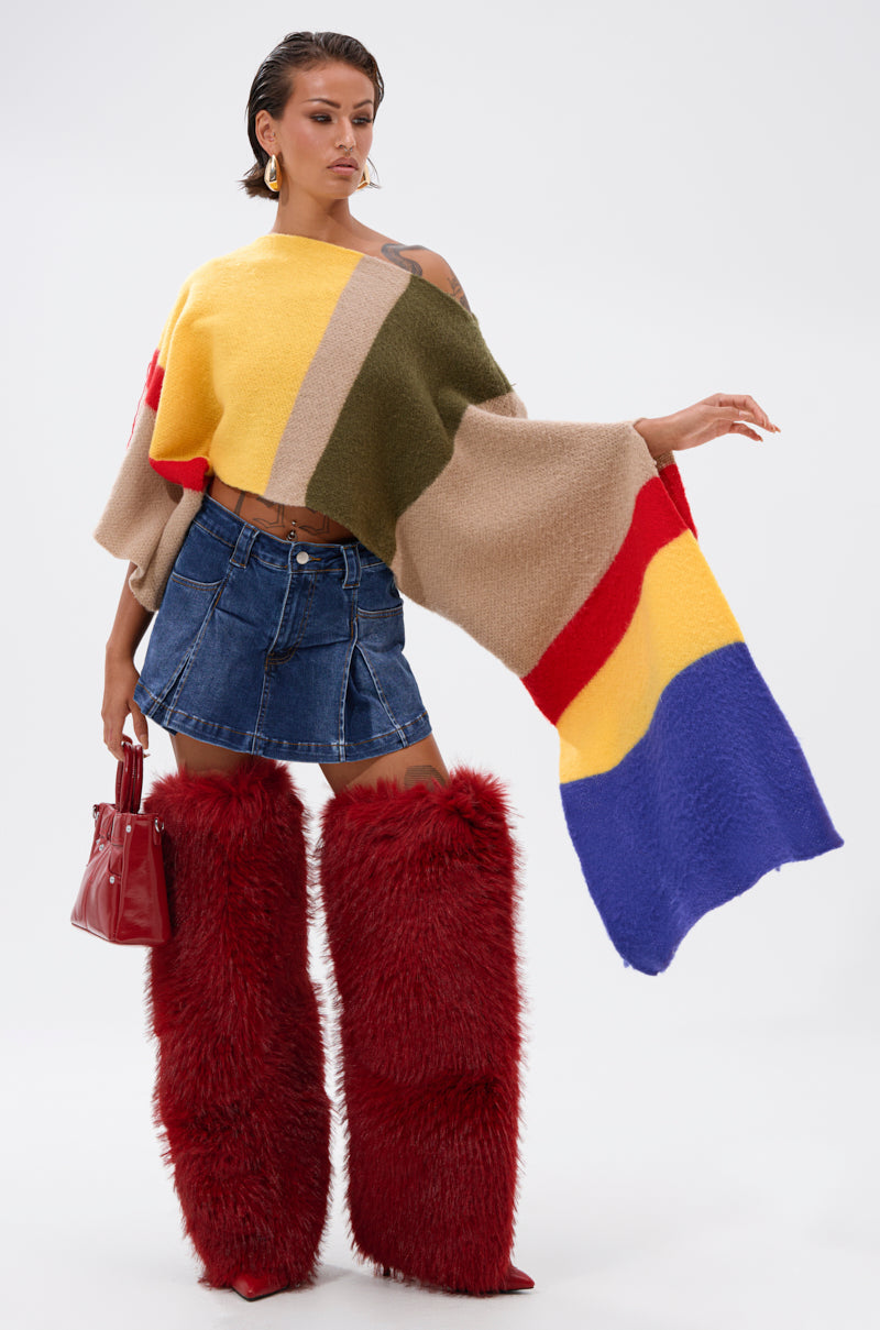 EASY LOVER CROP ABSTRACT SWEATER