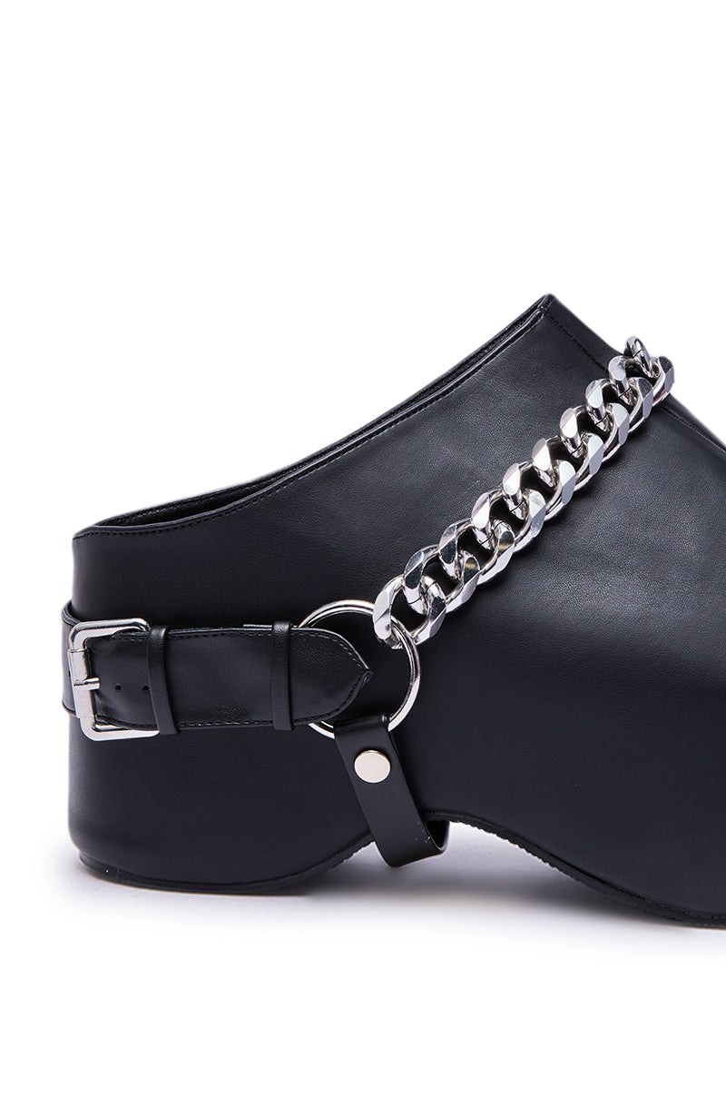 AZALEA WANG RILLMEY BLACK FLAT CLOG WITH METAL DETAIL