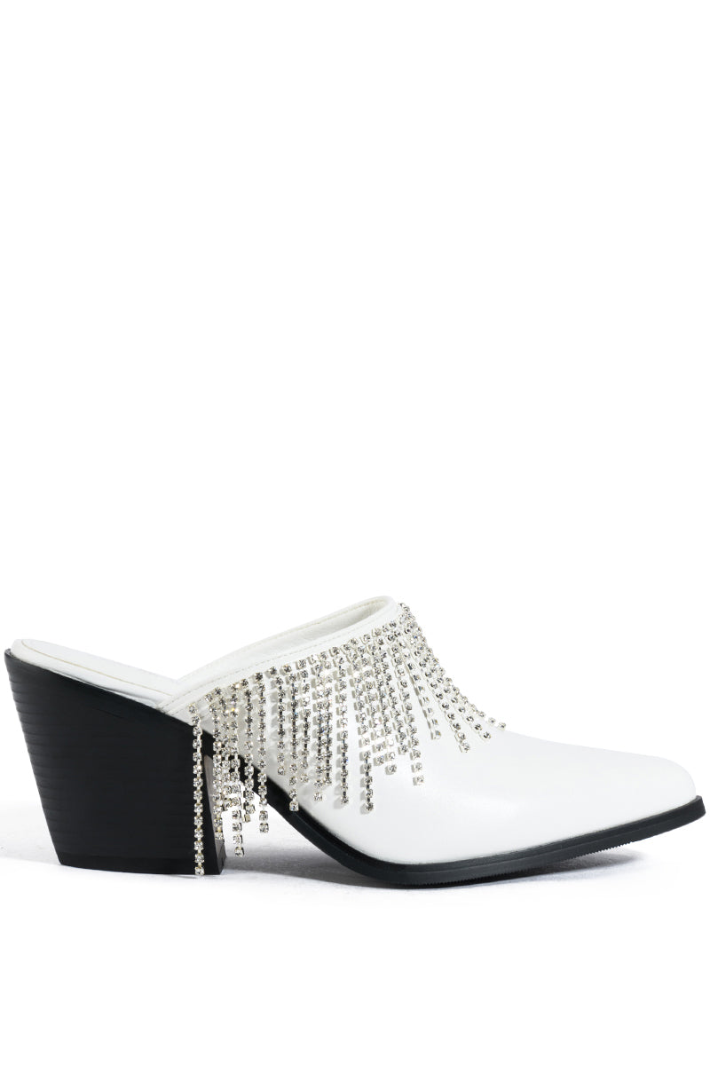 AZALEA WANG SPIRIT SLIP ON CLOG IN WHITE