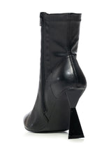 AZALEA WANG TARANTO NOVELTY HEEL BLACK BOOTIE