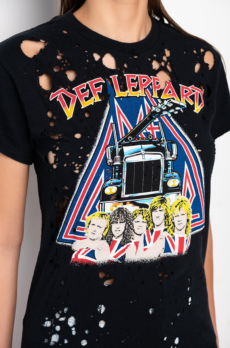DEF LEPPARD DISTRESSED GRAPHIC T SHIRT