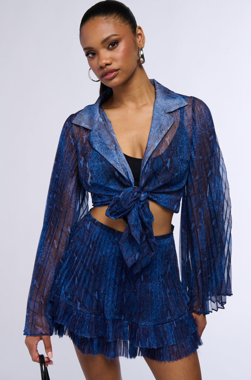 FIERCE ENERGY TIE FRONT ANGEL SLEEVE CROP BLOUSE