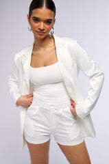 PASSIONE SATIN BLAZER IN WHITE