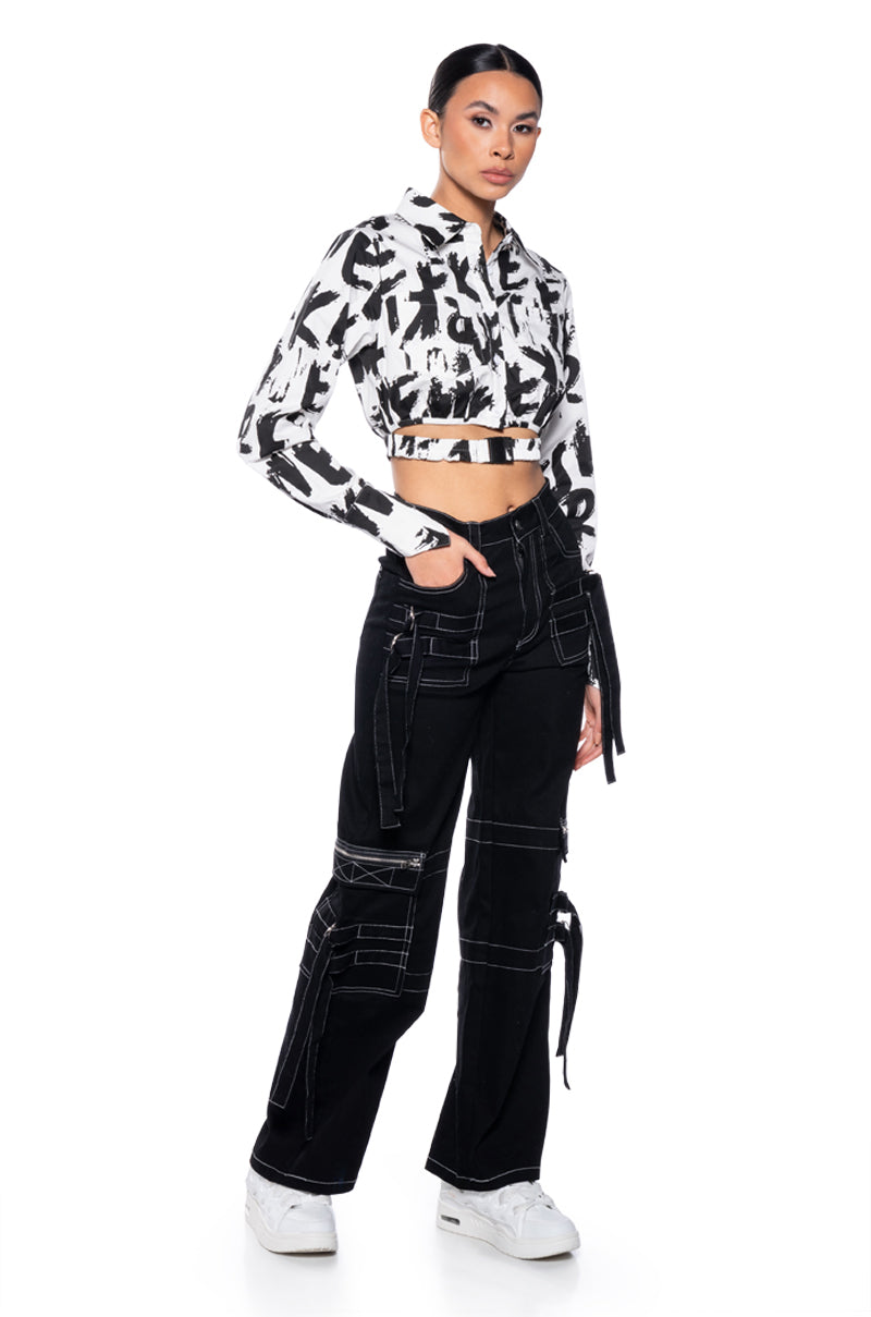 READ BETWEEN THE LINES CROPPED POPLIN BUTTON DOWN SHIRT